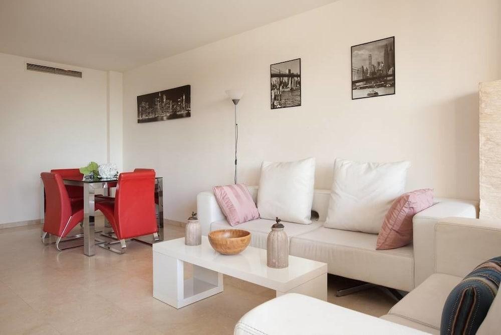 Apartment Akira Flats Diagonal Mar Barcelona